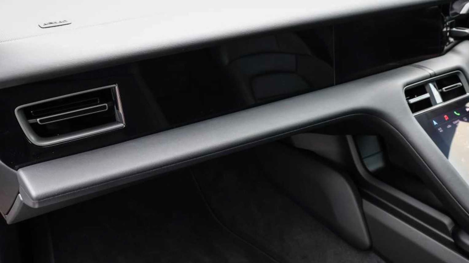 Used Porsche Taycan 2025 for sale - 76661760: Photo 7