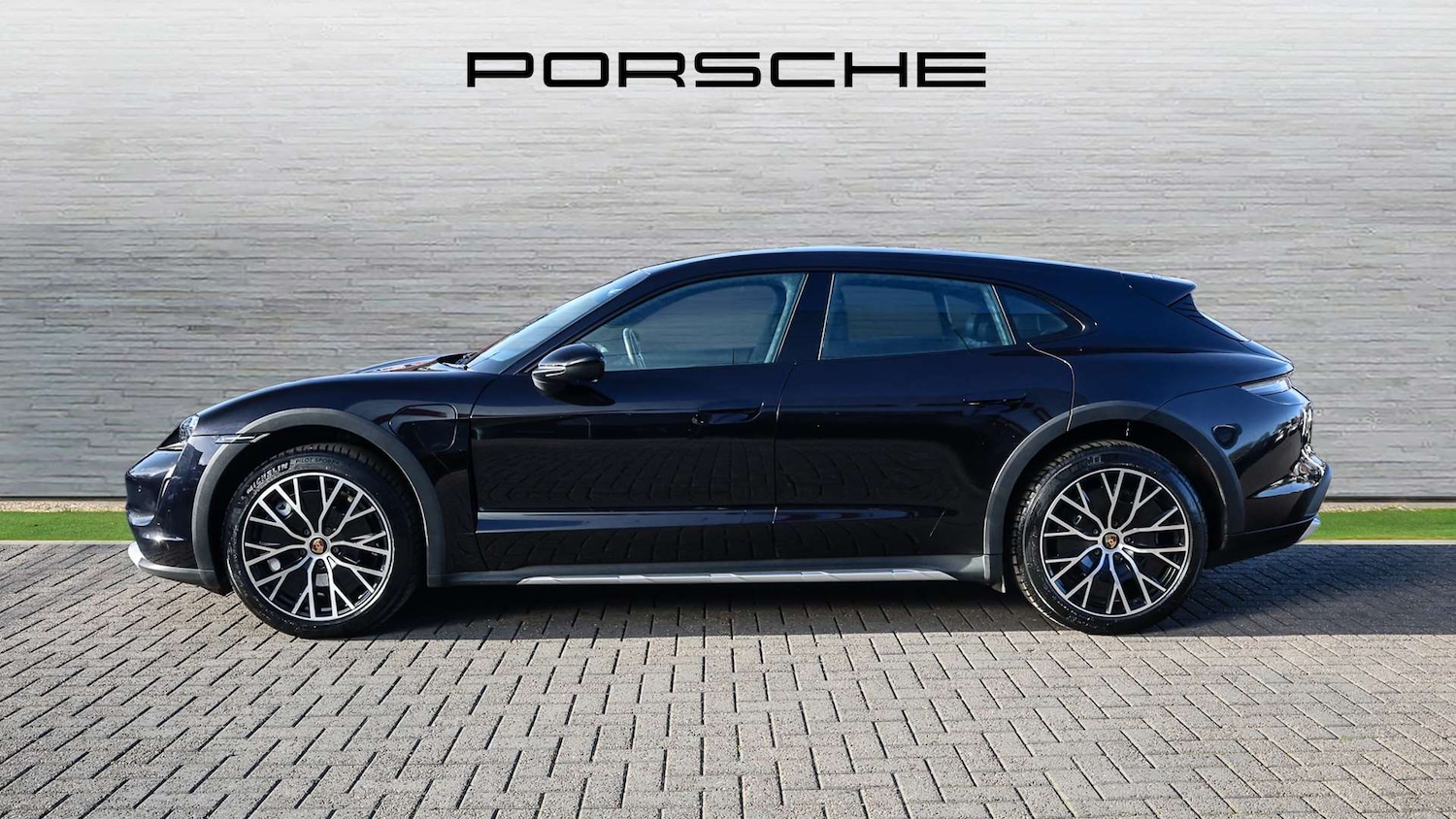 Used Porsche Taycan 2021 for sale - 77429158: Photo 8