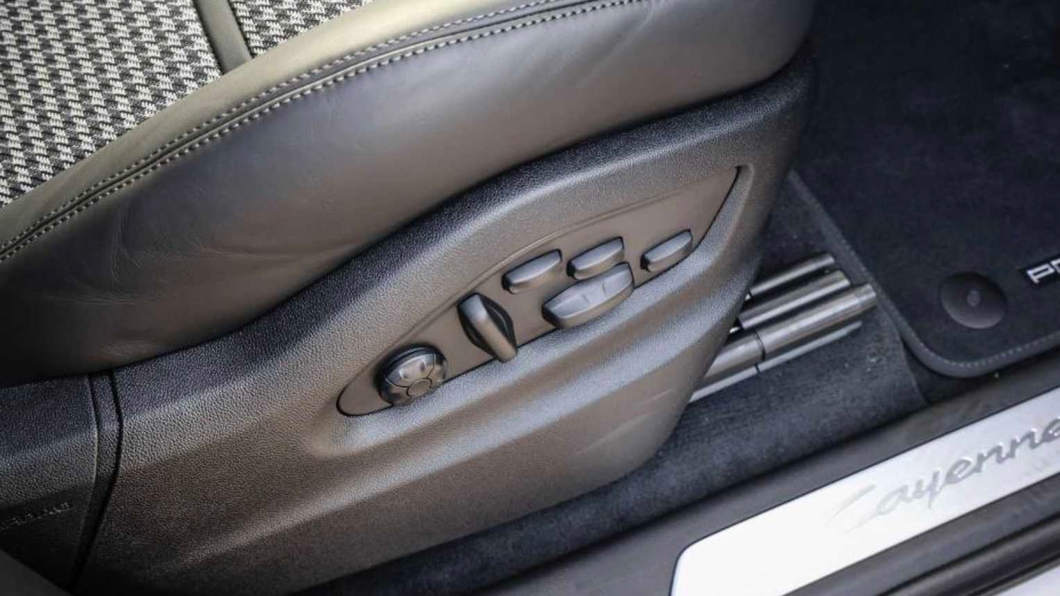 Used Porsche Cayenne 2026 for sale - 77648843: Photo 28