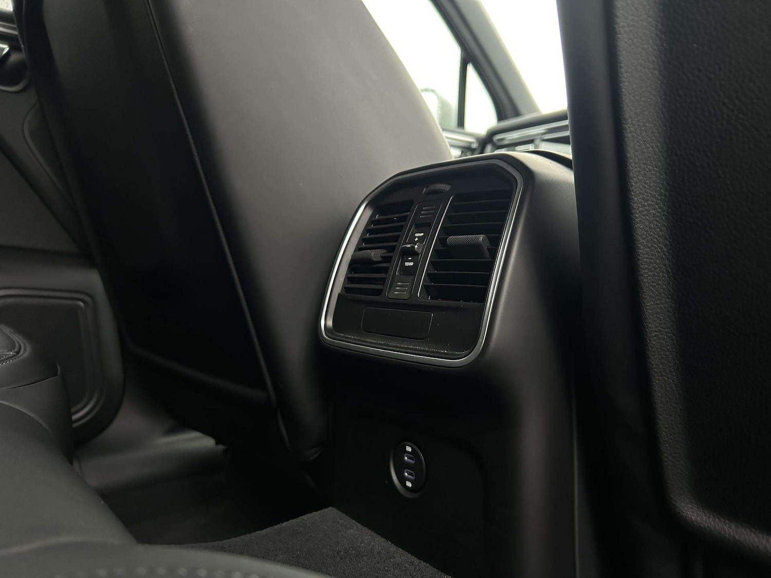 Used Porsche Macan 2023 for sale - 77348023: Photo 15