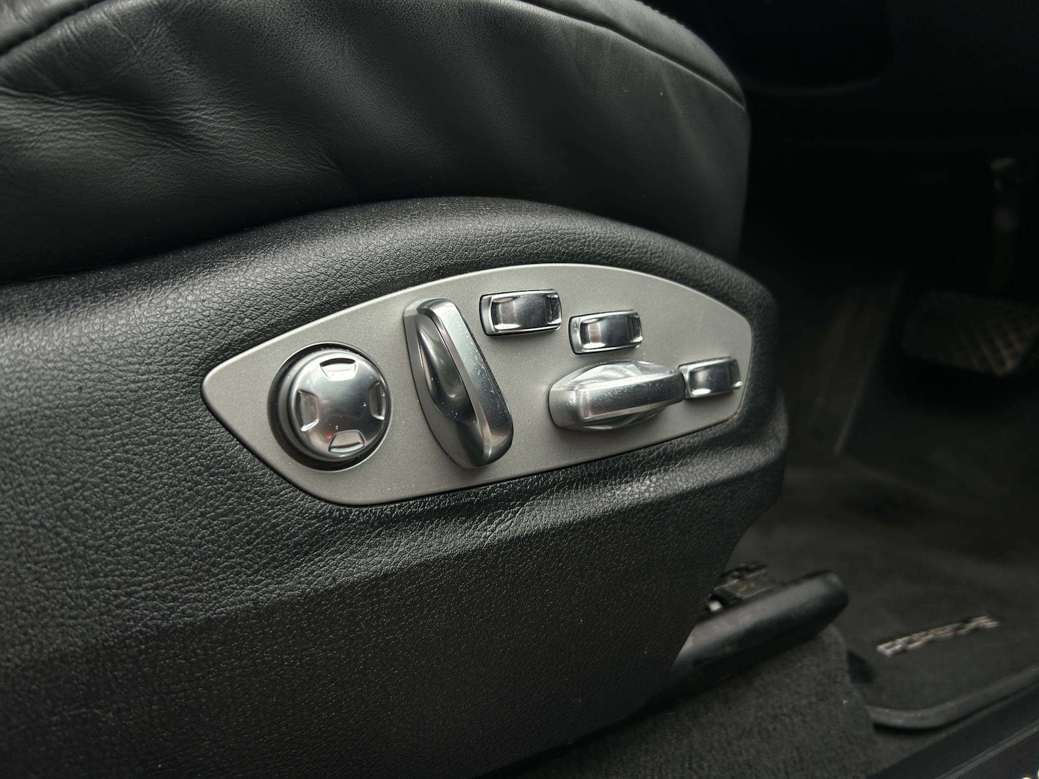 Used Porsche Macan 2023 for sale - 77348023: Photo 22