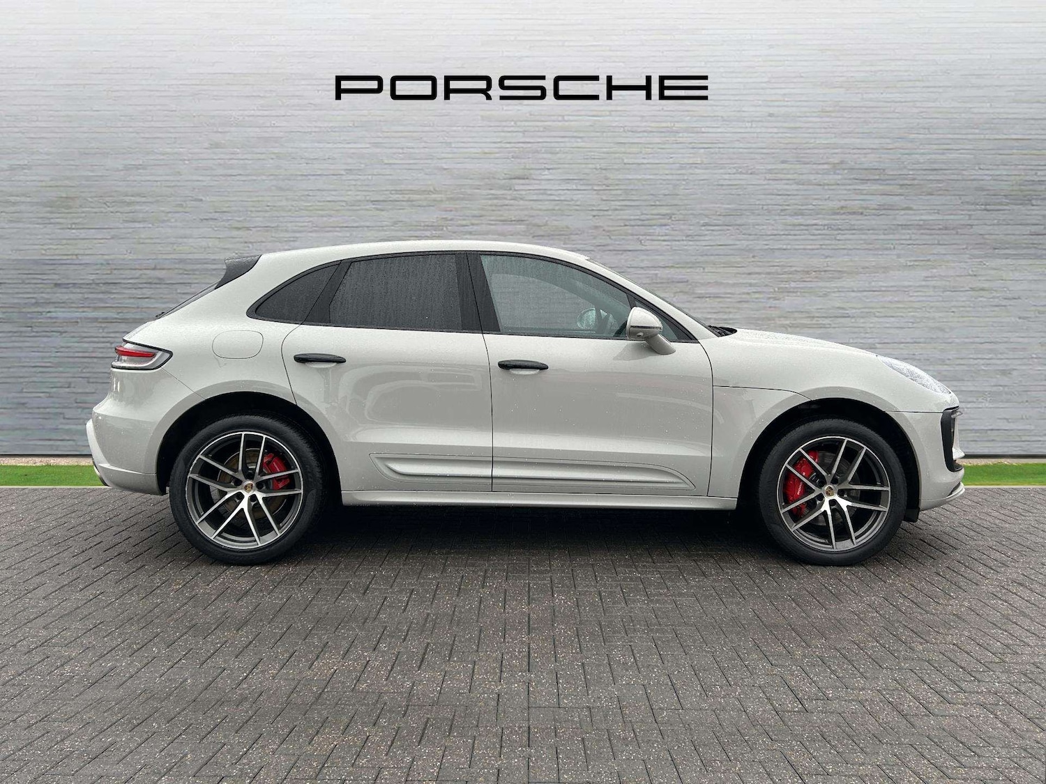 Used Porsche Macan 2023 for sale - 77348023: Photo 6