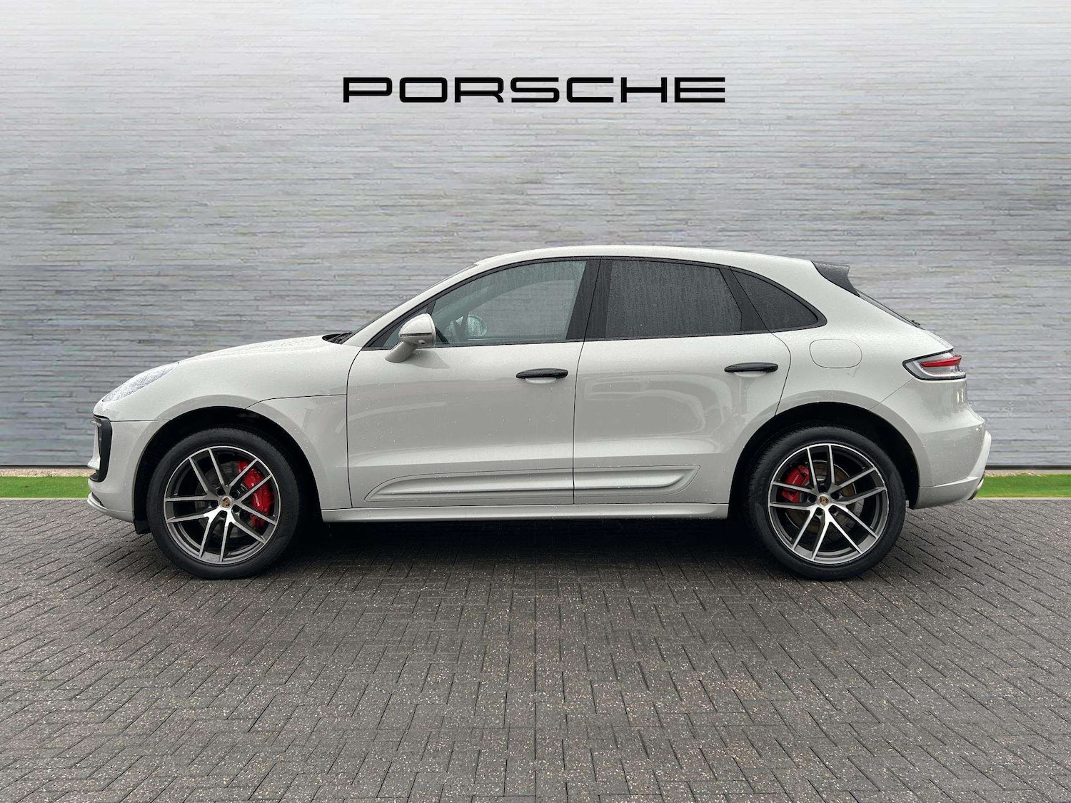 Used Porsche Macan 2023 for sale - 77348023: Photo 7
