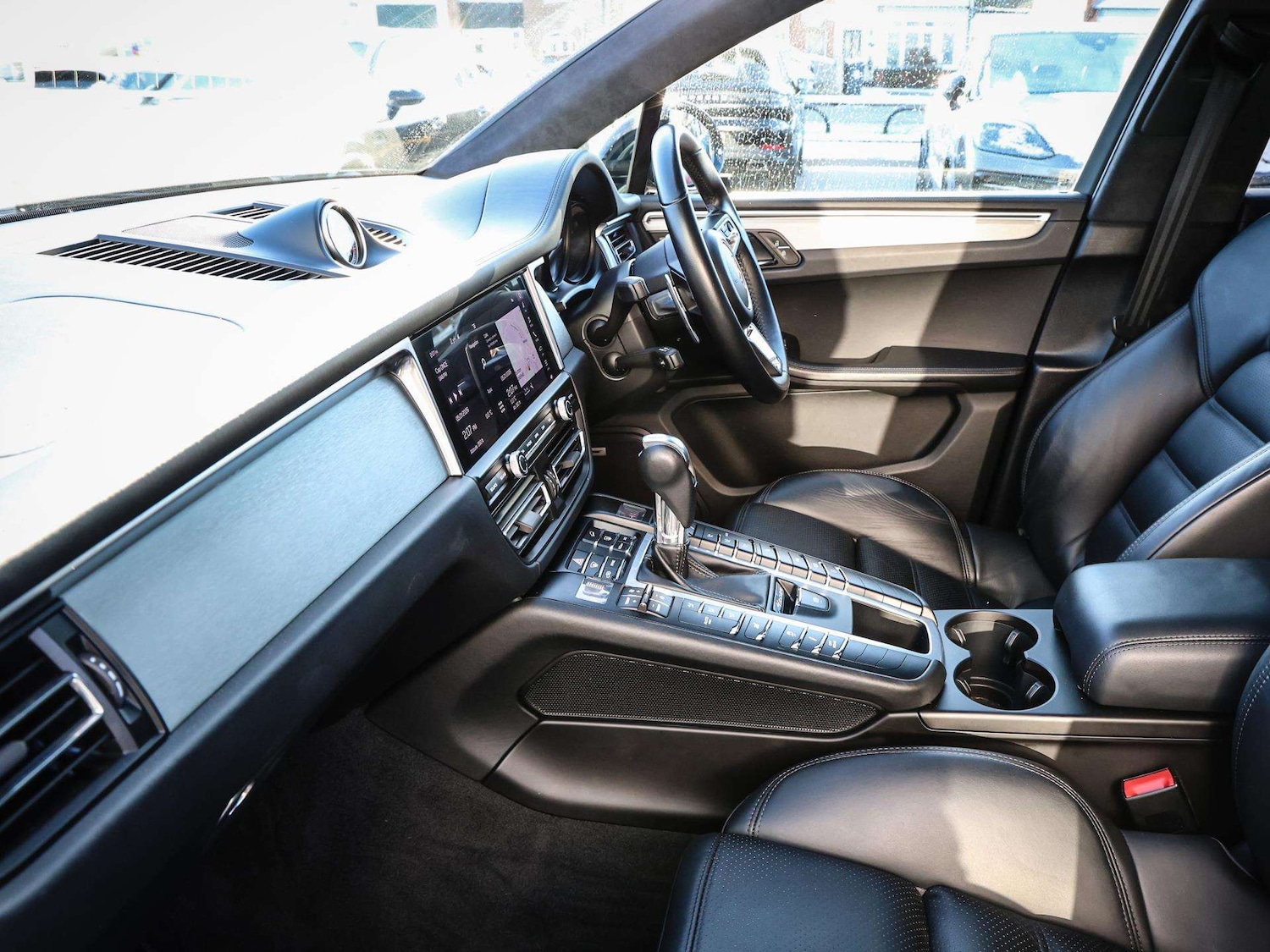 Used Porsche Macan 2022 for sale - 77686621: Photo 11