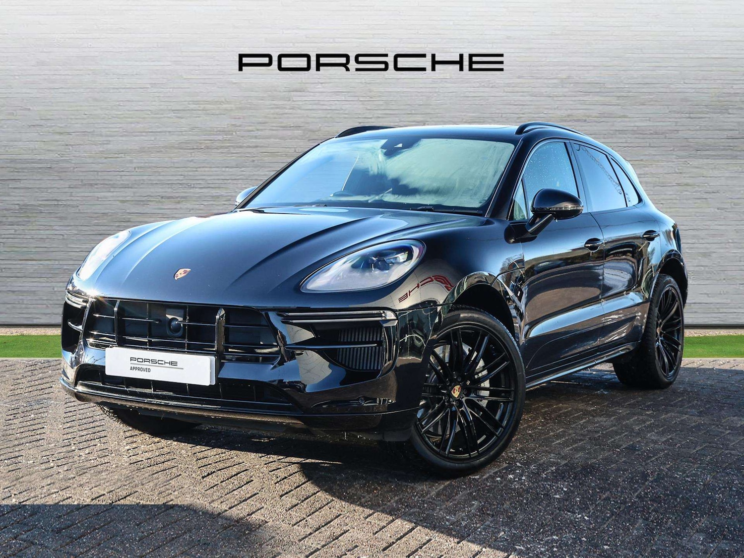 Used Porsche Macan 2022 for sale - 77686621: Photo 2