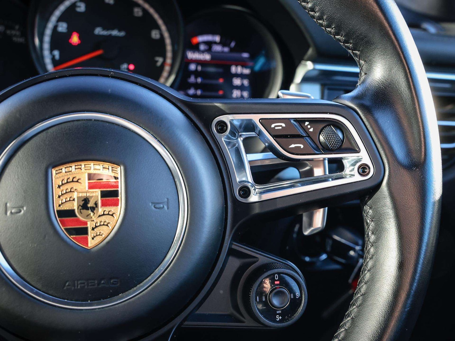 Used Porsche Macan 2022 for sale - 77686621: Photo 24