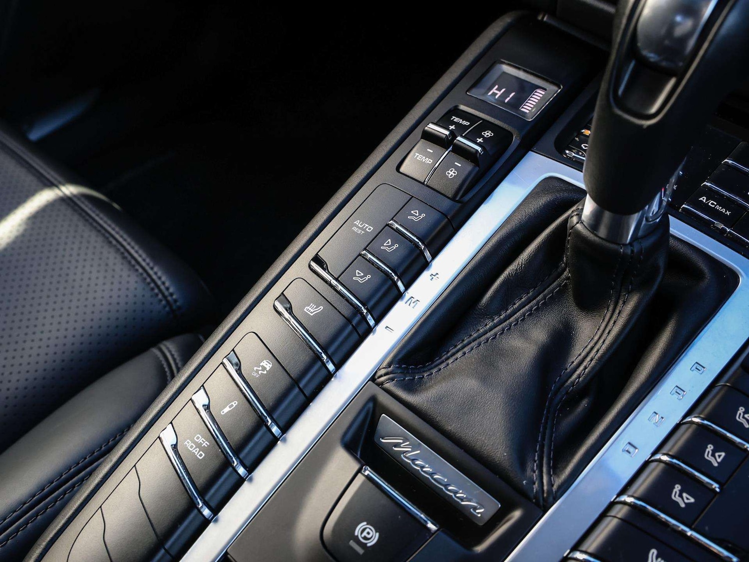 Used Porsche Macan 2022 for sale - 77686621: Photo 25