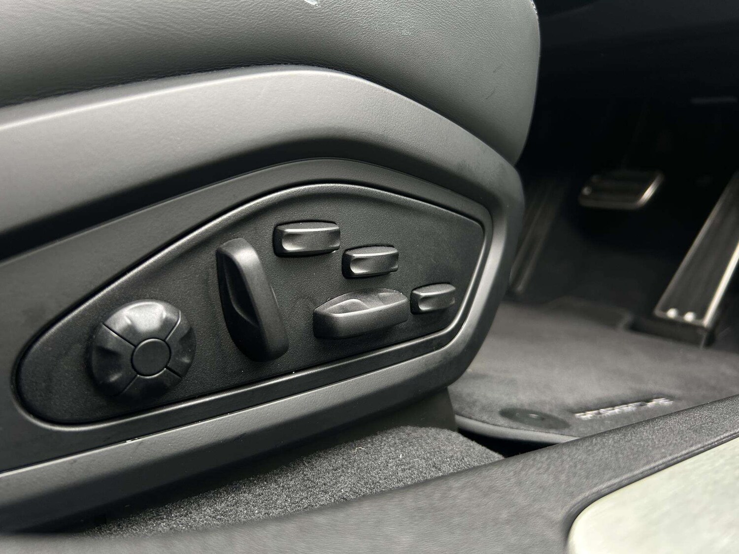 Used Porsche Taycan for sale - 78052374: Photo 23