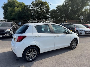Used Toyota Yaris 2015 for sale - 79454487: Photo