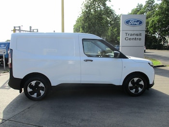 Used Ford Transit Courier 2025 for sale - 79050131: Photo