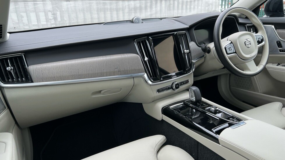 Used Volvo V90 2024 for sale - 76161351: Photo 4