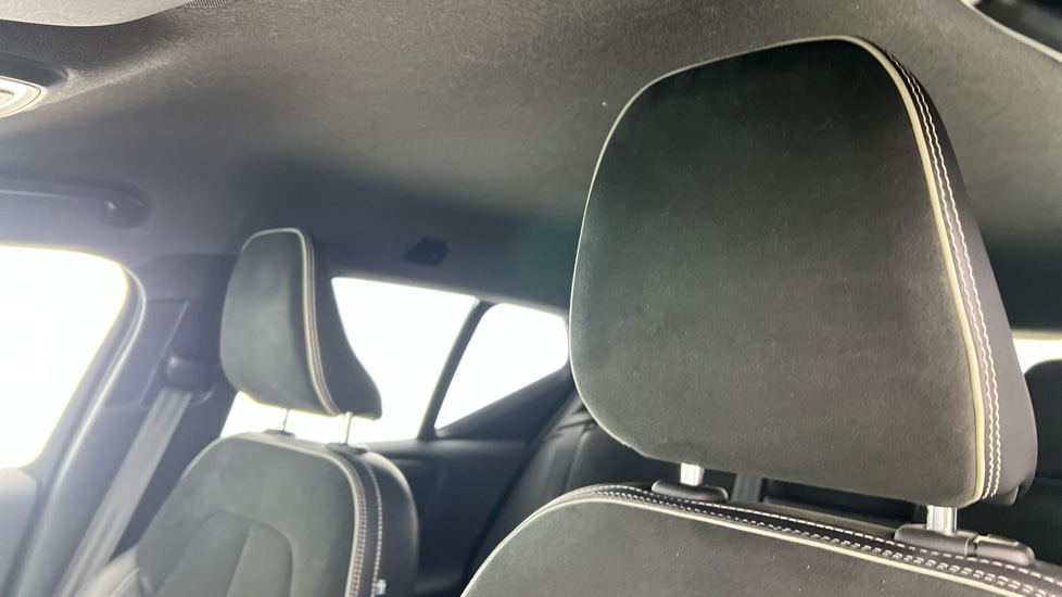 Used Volvo XC40 2021 for sale - 76648000: Photo 11