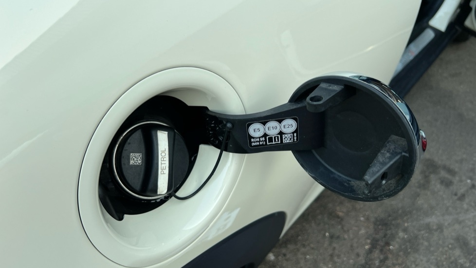 Used MINI Convertible 2020 for sale - 76888844: Photo 23