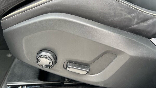 Used Volvo XC60 2024 for sale - 76191058: Photo 47