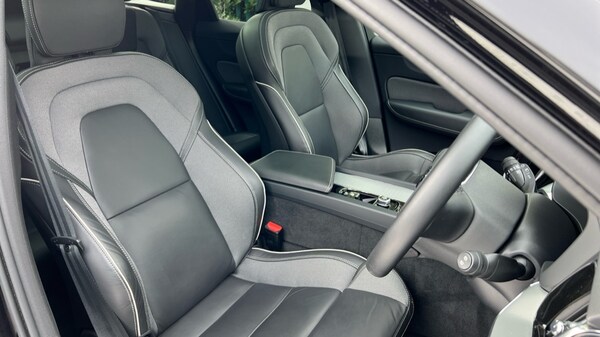 Used Volvo XC60 2024 for sale - 76191058: Photo 9