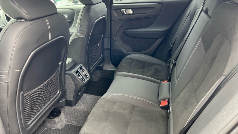 Used Volvo XC40 2024 for sale - 76244431: Photo 10