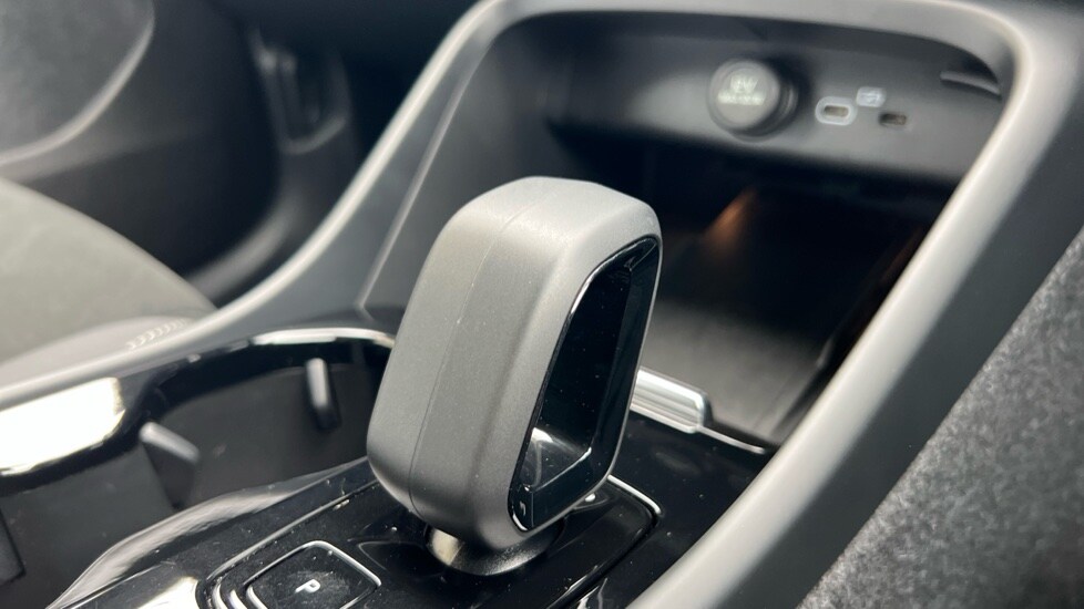 Used Volvo XC40 2024 for sale - 76244431: Photo 14