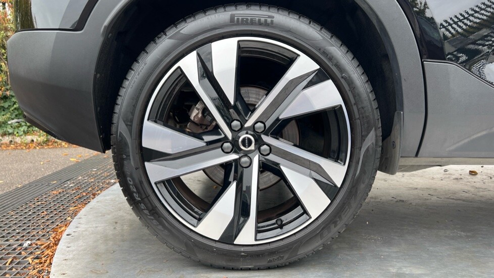 Used Volvo XC40 2024 for sale - 76244431: Photo 24