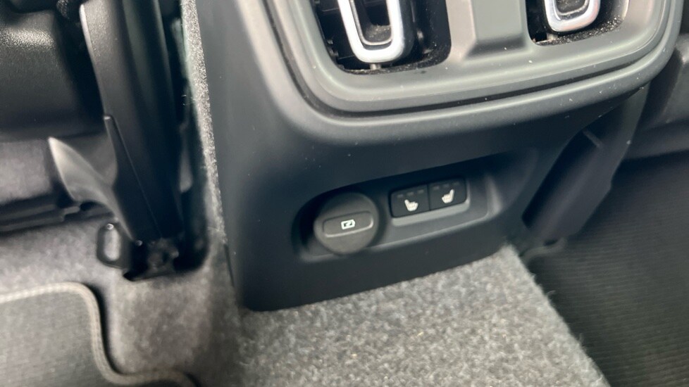 Used Volvo XC40 2024 for sale - 76244431: Photo 47