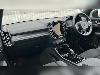 Used Volvo XC40 2024 for sale - 76244431: Photo
