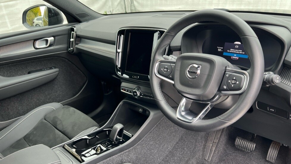 Used Volvo XC40 2024 for sale - 76244431: Photo 5