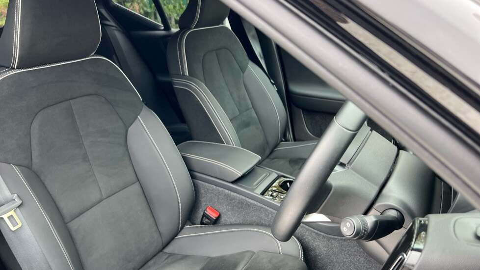 Used Volvo XC40 2024 for sale - 76244431: Photo 9