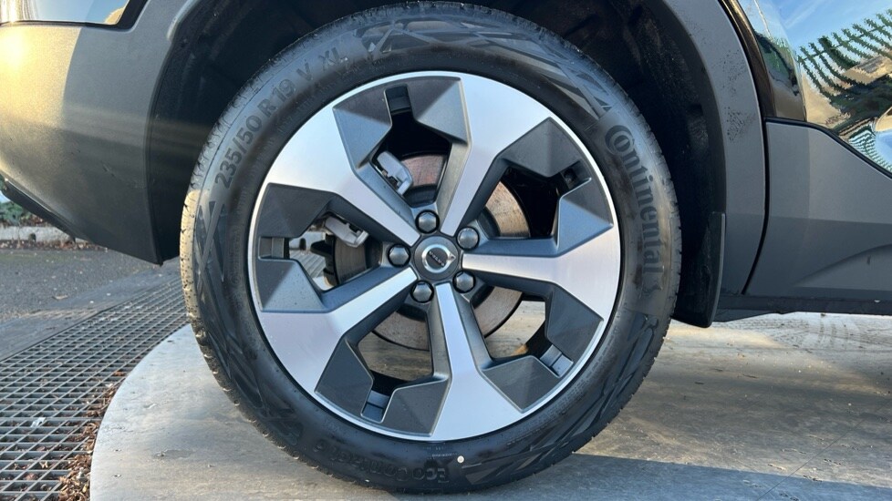 Used Volvo XC40 2025 for sale - 77057878: Photo 24