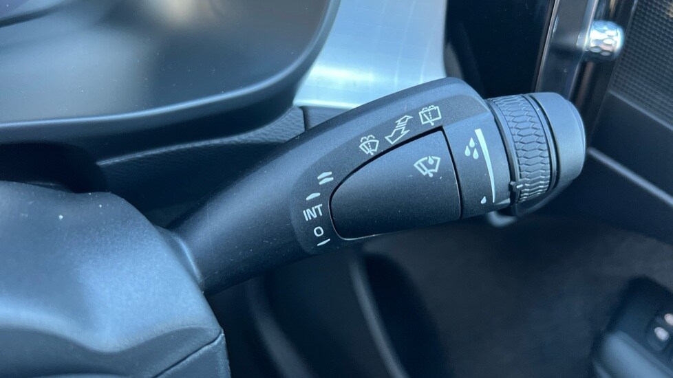 Used Volvo XC40 2025 for sale - 77057878: Photo 30