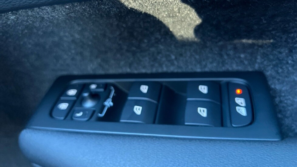 Used Volvo XC40 2025 for sale - 77057878: Photo 33