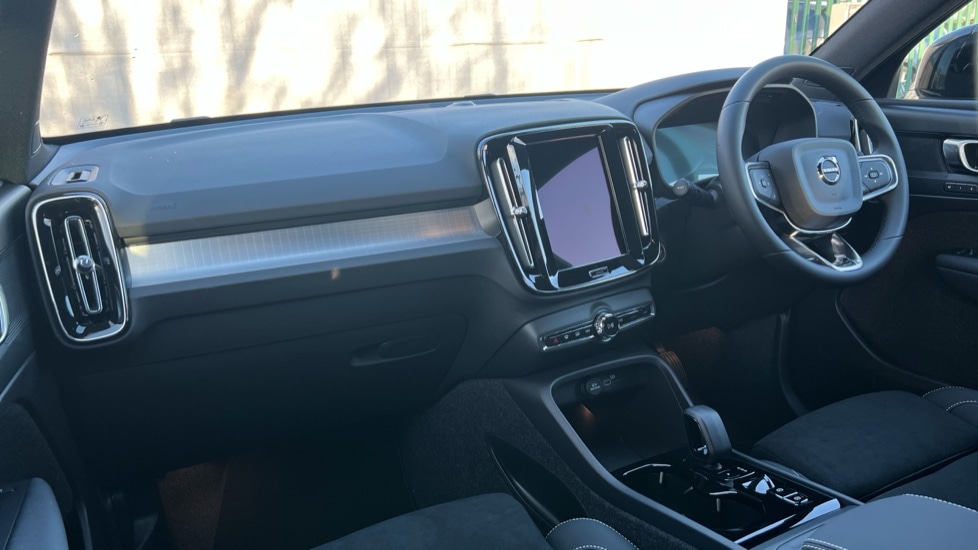 Used Volvo XC40 2025 for sale - 77057878: Photo 4