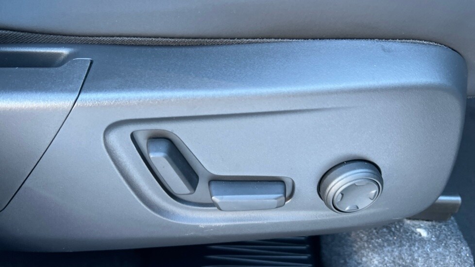 Used Volvo XC40 2025 for sale - 77057878: Photo 49