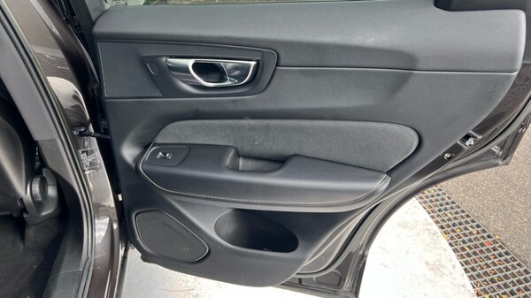 Used Volvo XC60 2022 for sale - 75610661: Photo 48