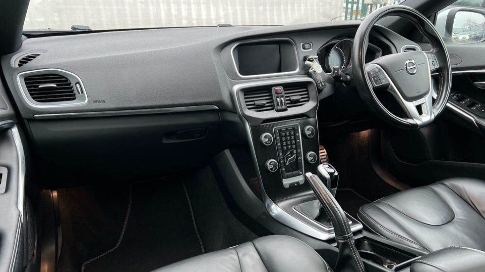 Used Volvo V40 2017 for sale - 77035989: Photo 10