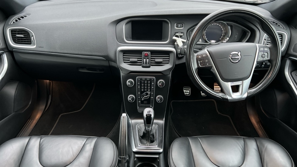 Used Volvo V40 2017 for sale - 77035989: Photo 11