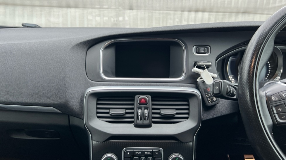 Used Volvo V40 2017 for sale - 77035989: Photo 12