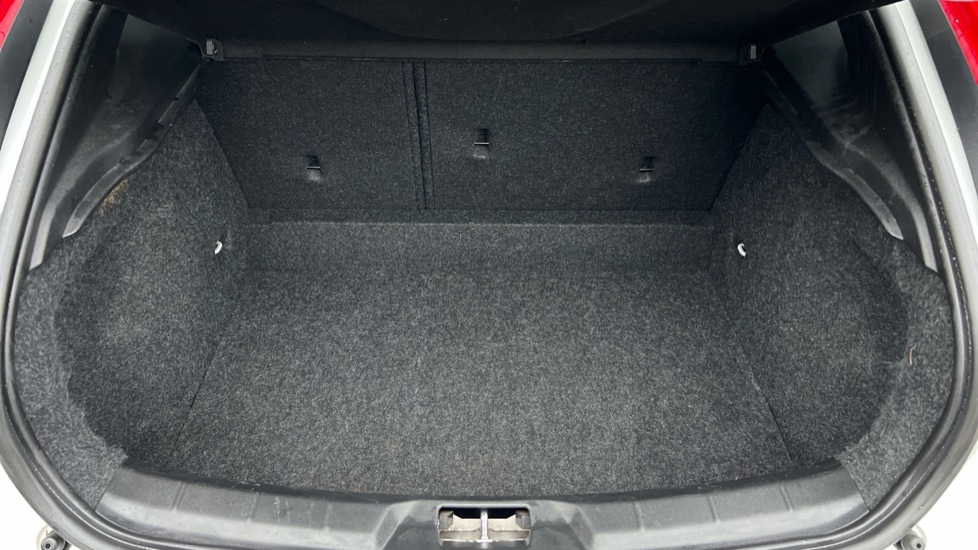 Used Volvo V40 2017 for sale - 77035989: Photo 15