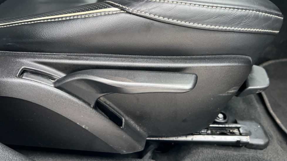 Used Volvo V40 2017 for sale - 77035989: Photo 40