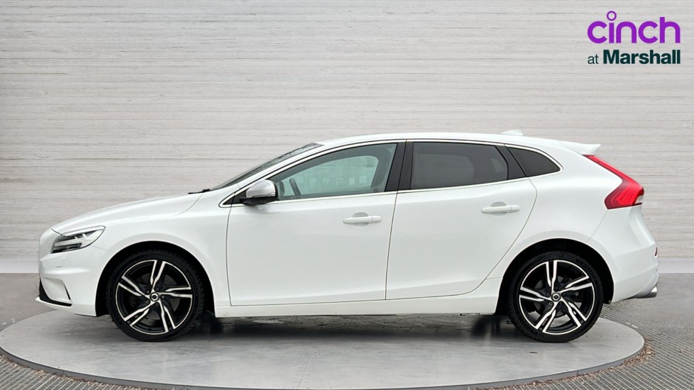 Used Volvo V40 2017 for sale - 77035989: Photo 6