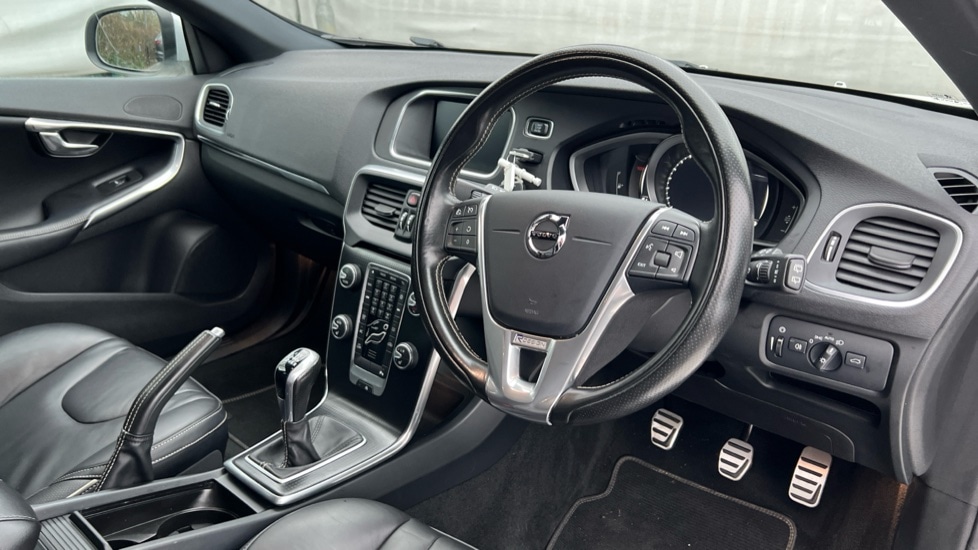 Used Volvo V40 2017 for sale - 77035989: Photo 9