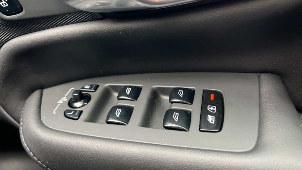 Used Volvo XC90 2023 for sale - 77031257: Photo 33