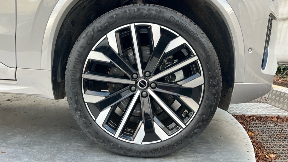 Used Volvo XC90 2025 for sale - 76602907: Photo 16