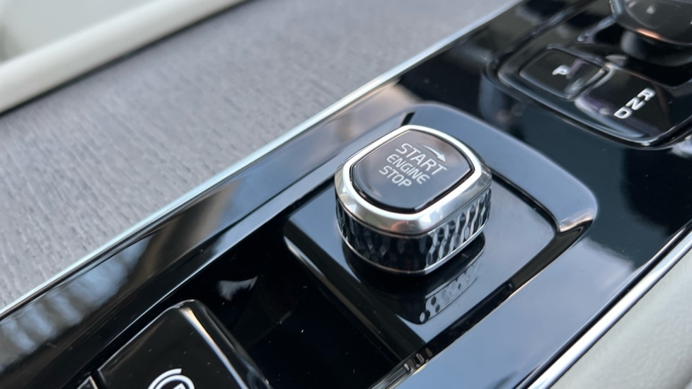 Used Volvo XC90 2025 for sale - 76602907: Photo 28