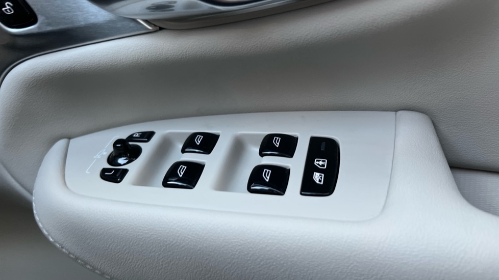 Used Volvo XC90 2025 for sale - 76602907: Photo 33