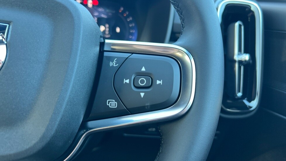 Used Volvo XC40 2025 for sale - 76894795: Photo 19