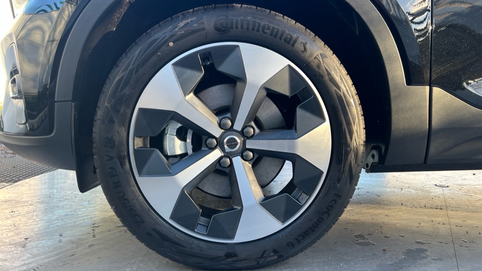 Used Volvo XC40 2025 for sale - 76894795: Photo 25