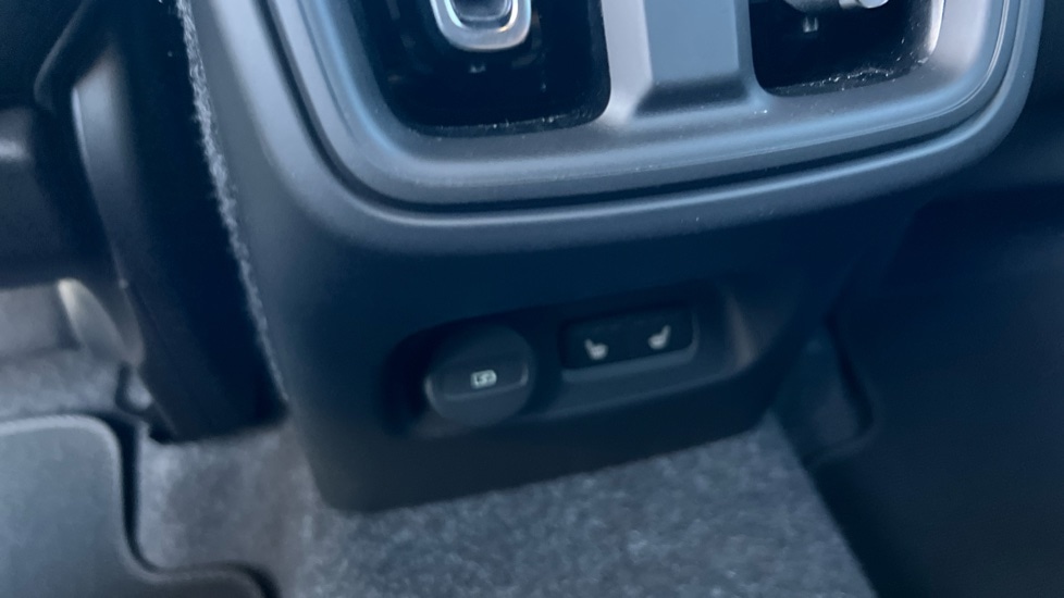 Used Volvo XC40 2025 for sale - 76894795: Photo 46