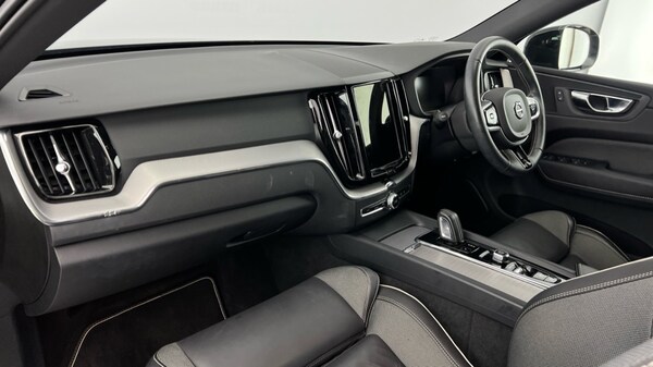 Used Volvo XC60 2021 for sale - 76297554: Photo 6