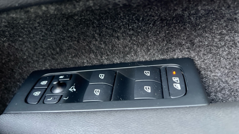 Used Volvo C40 2023 for sale - 76602958: Photo 32