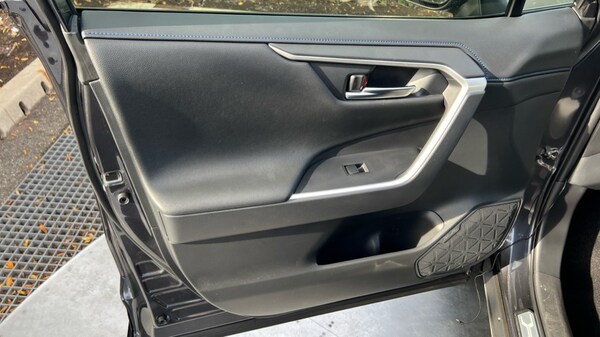 Used Toyota RAV4 2021 for sale - 75783799: Photo 37