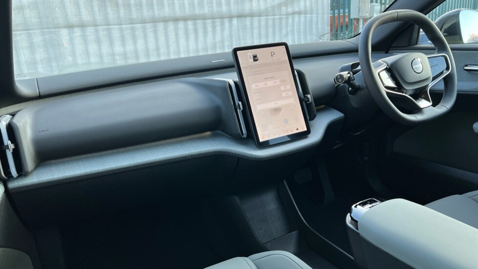 Used Volvo EX30 2025 for sale - 75472391: Photo 4